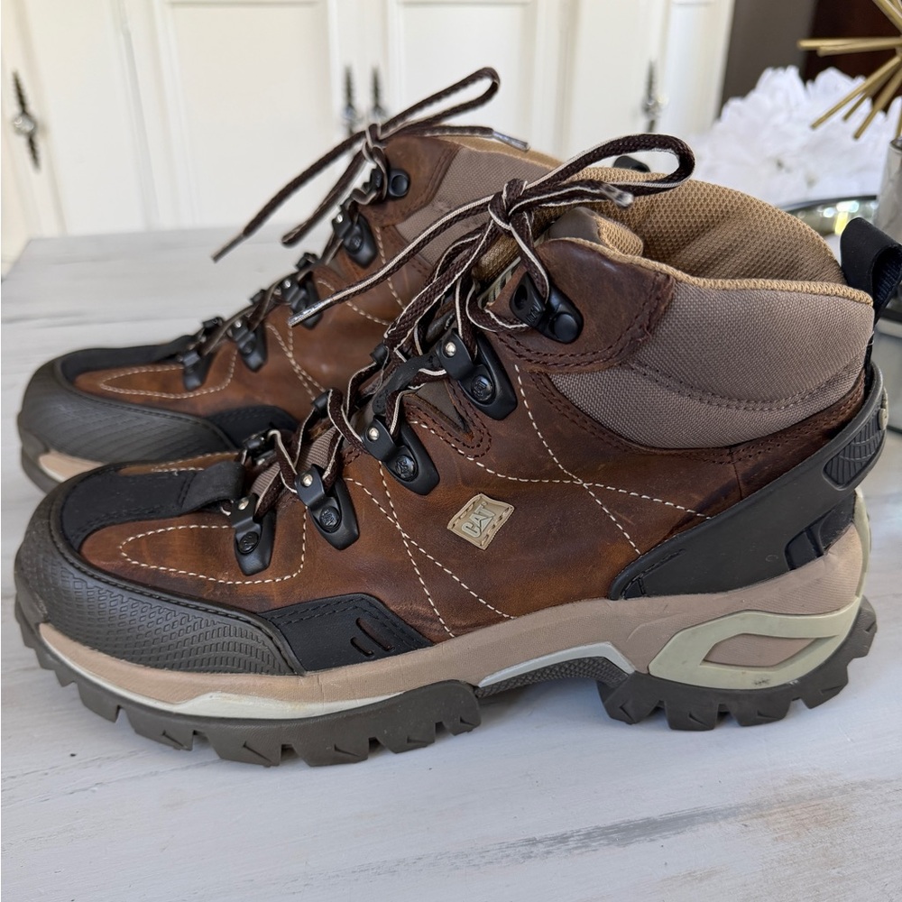 Caterpillar Men's Brown and Black Boots size 9.5 / 10